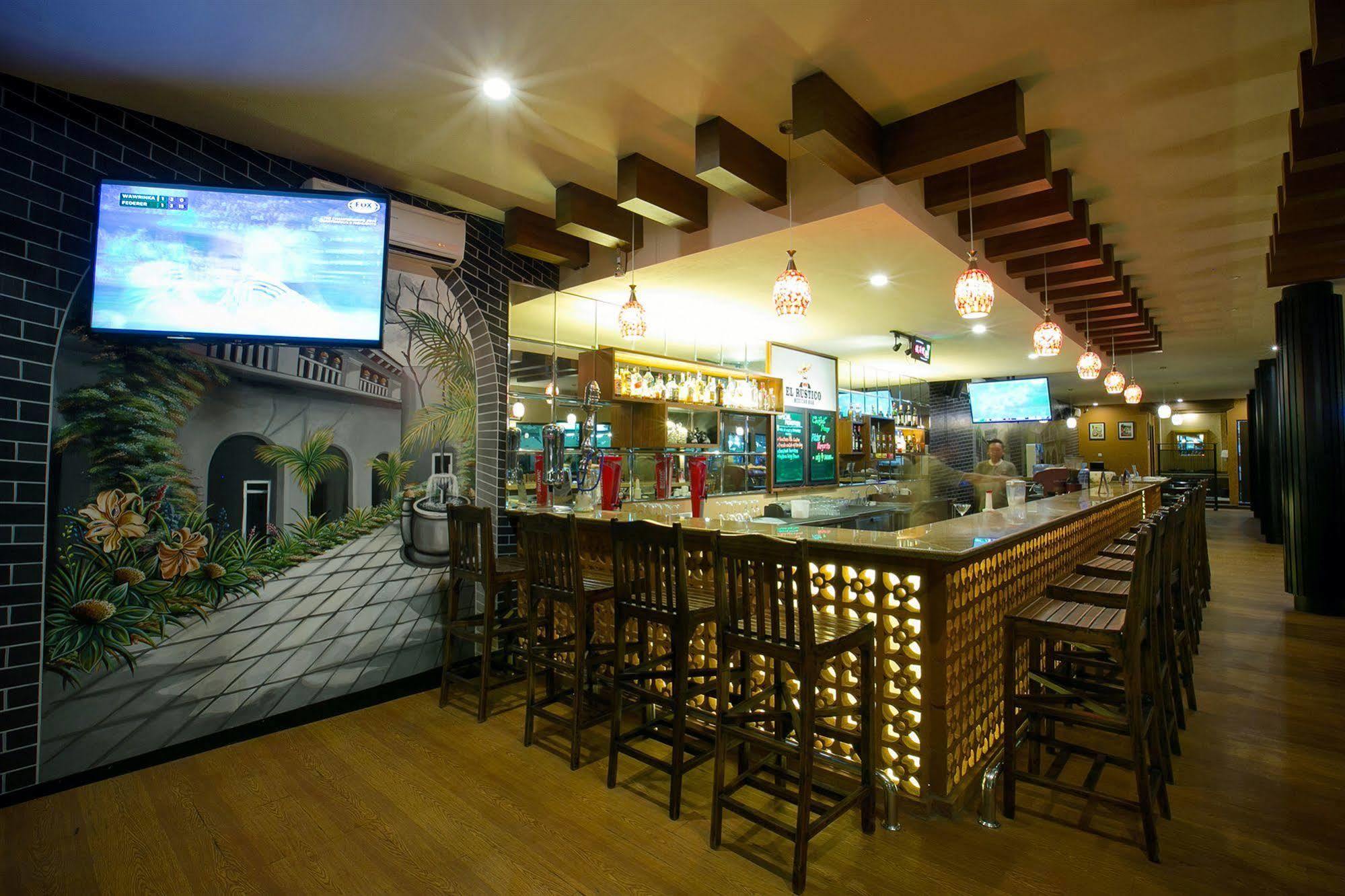 Kuta Station Hotel And Spa Bali Extérieur photo