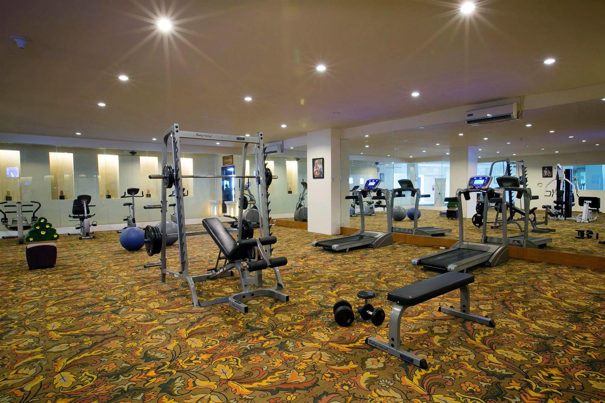 Kuta Station Hotel And Spa Bali Extérieur photo